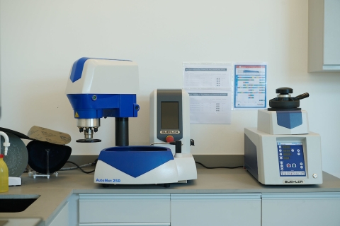 Metallography Suite for sample preparation