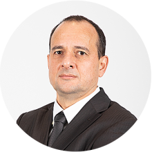 Dr. Gustavo Dos Santos Dr. Gustavo Dos Santos